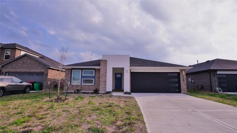 Photo of 28915 Yachting Point Lane, Fulshear, TX 77494 (MLS # 29332337)