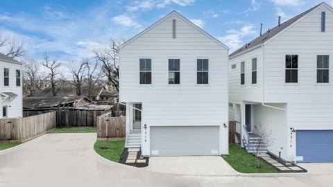 Photo of 5218 Burress Springs Lane, Houston, TX 77022 (MLS # 16216068)