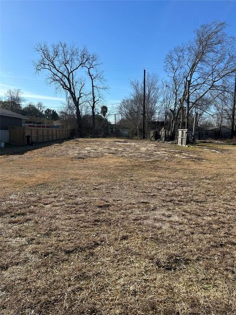 Photo of 3511 Fuqua Road, Houston, TX 77047 (MLS # 65738258)