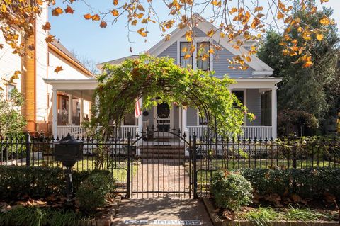 1646 Harvard Street Houston TX 77008