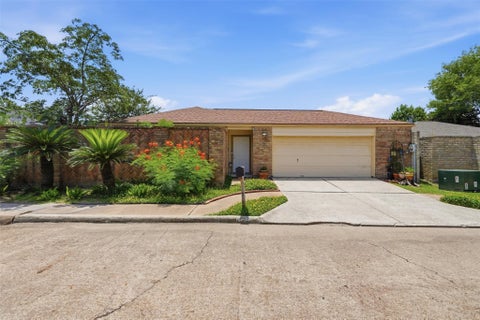 Photo of 8311 Silvan Wind Lane, Houston, TX 77040 (MLS # 11932428)