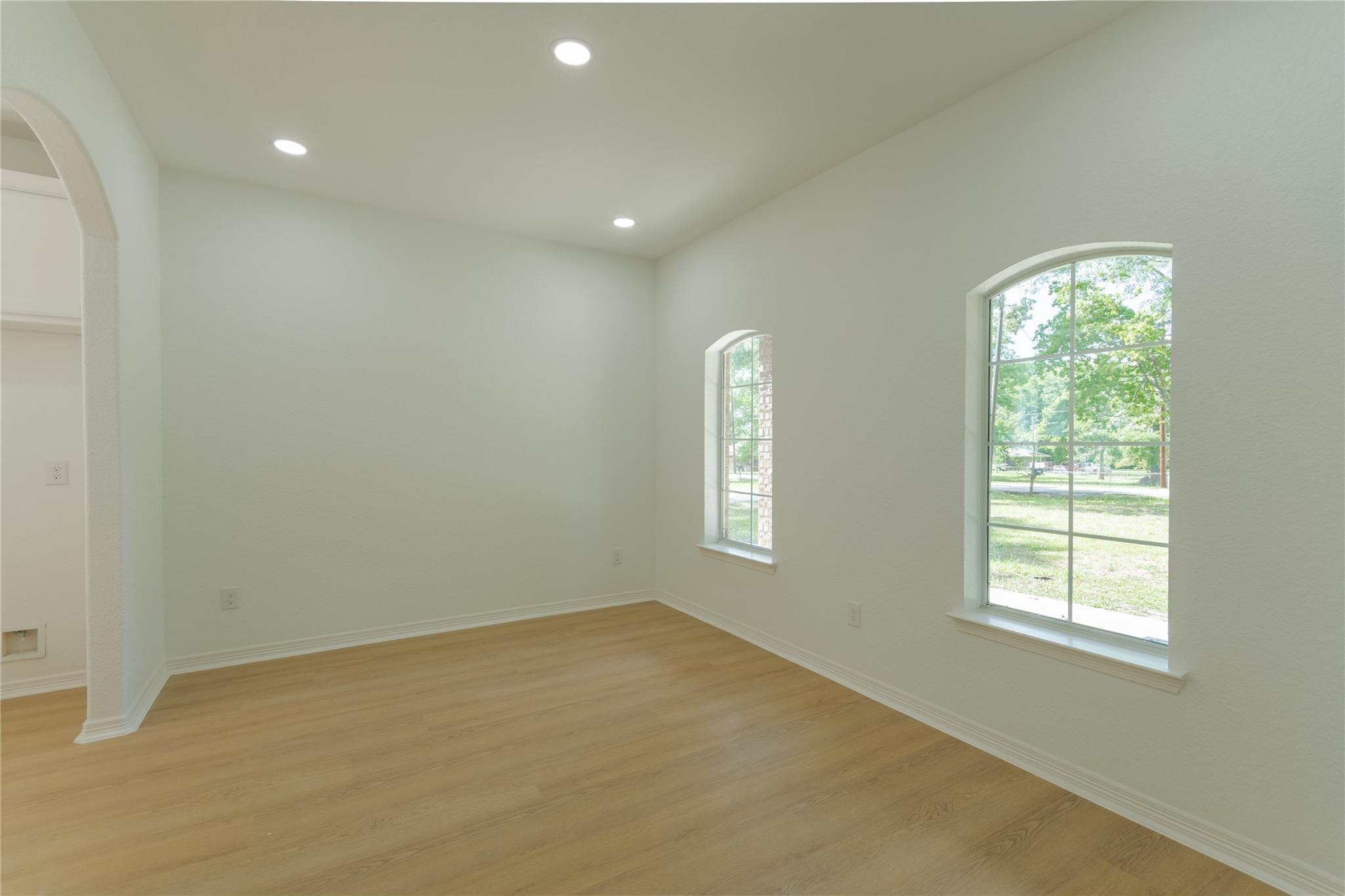 1608 Southern Oaks Drive