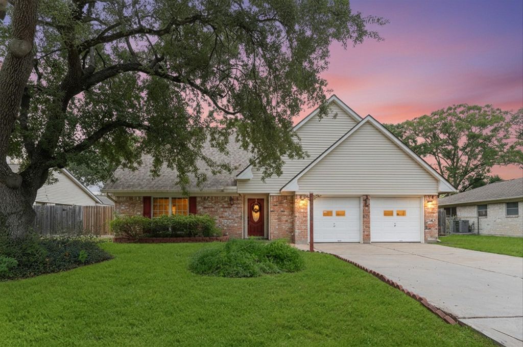 Photo of 12502 Maxim Drive, Houston, TX 77065 (MLS # 62434252)