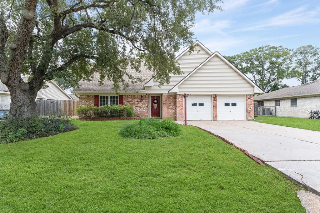 Photo of 12502 Maxim Drive, Houston, TX 77065 (MLS # 62434252)