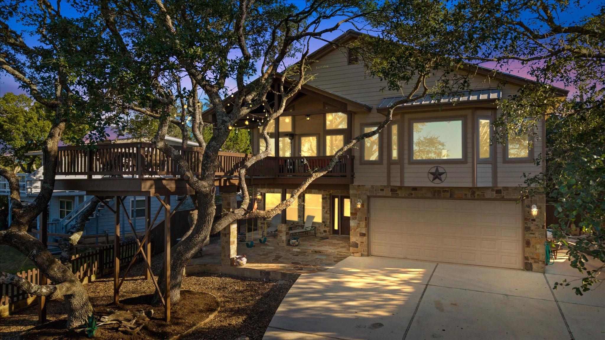 785 Lake Forest