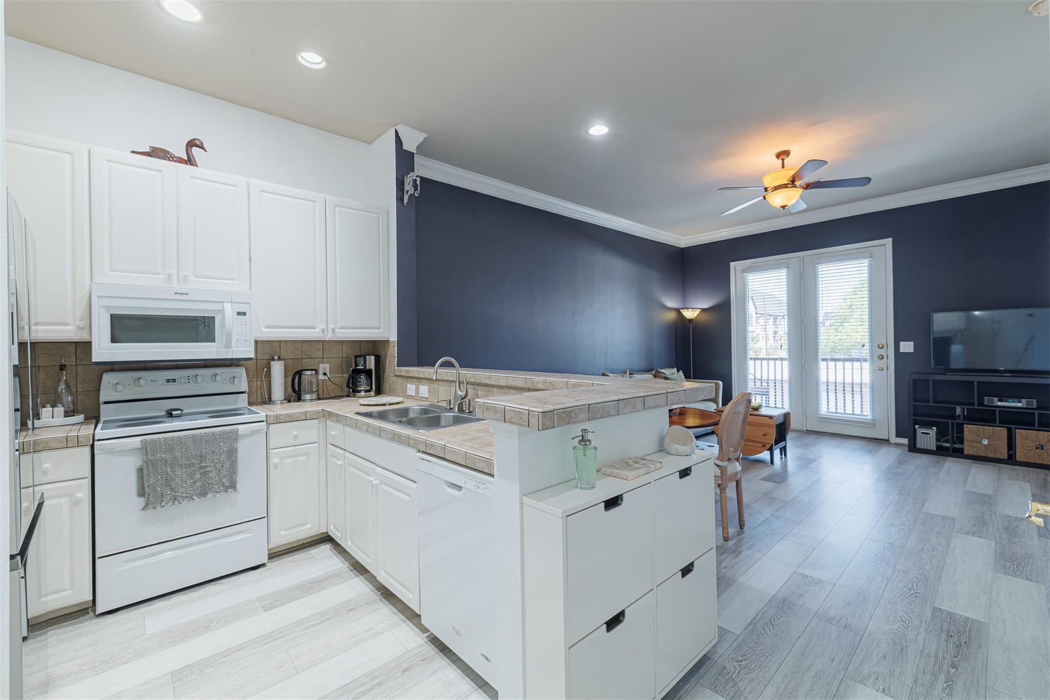 2400 Mccue Road 242