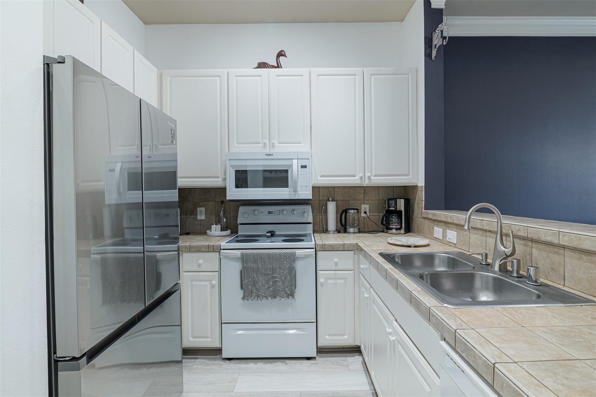 2400 Mccue Road 242