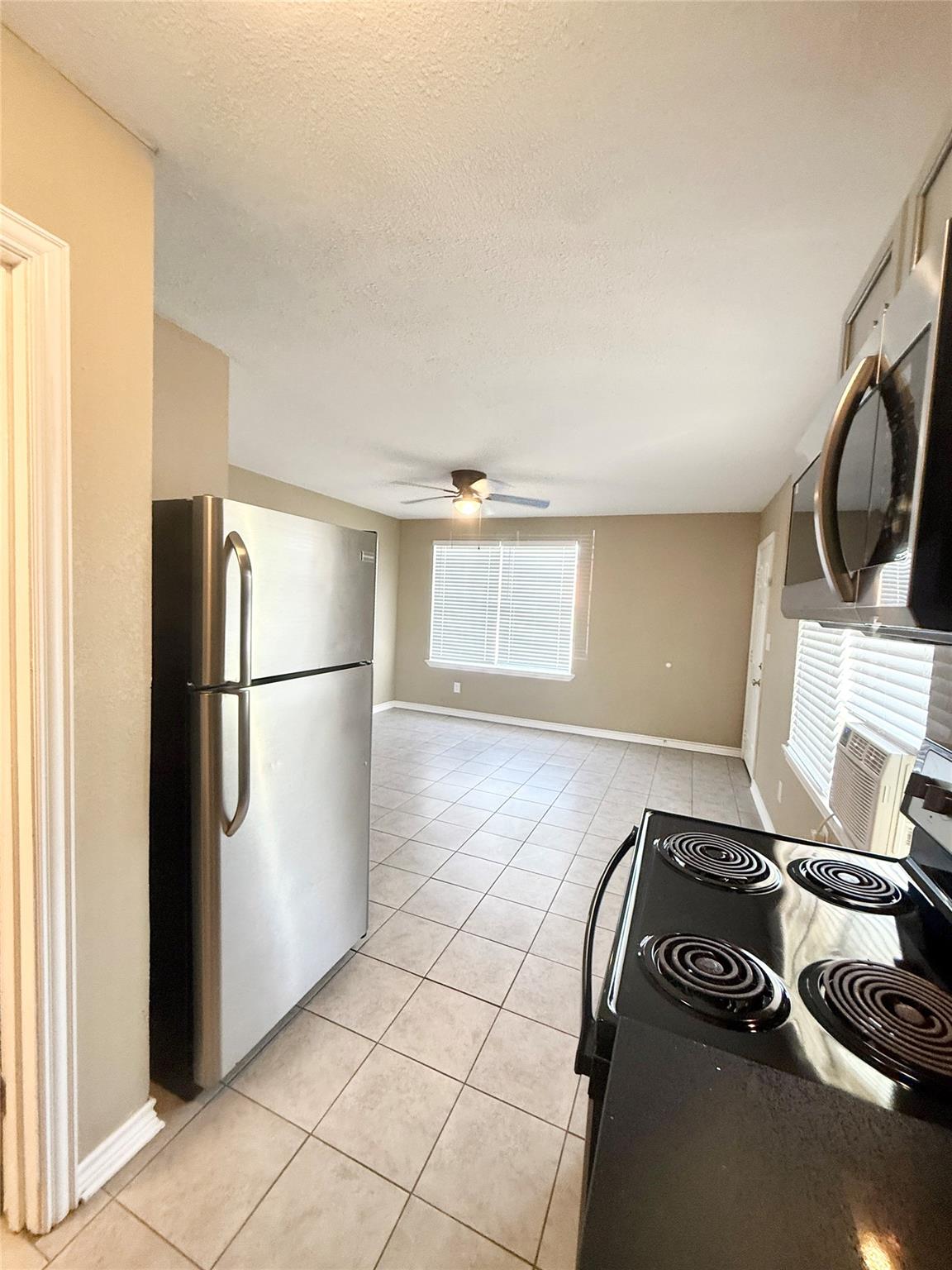 811 N Avenue F 30