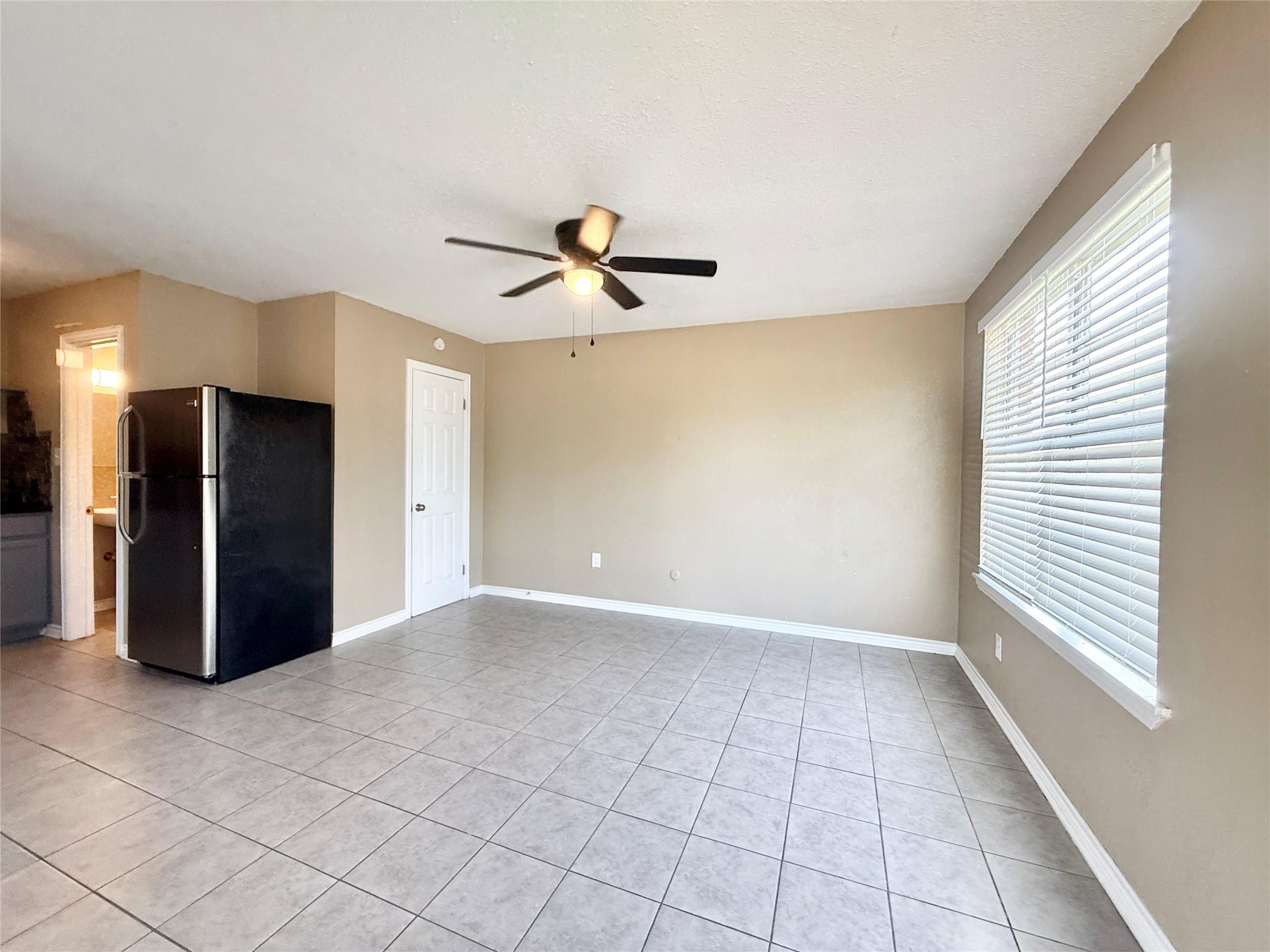 811 N Avenue F 30