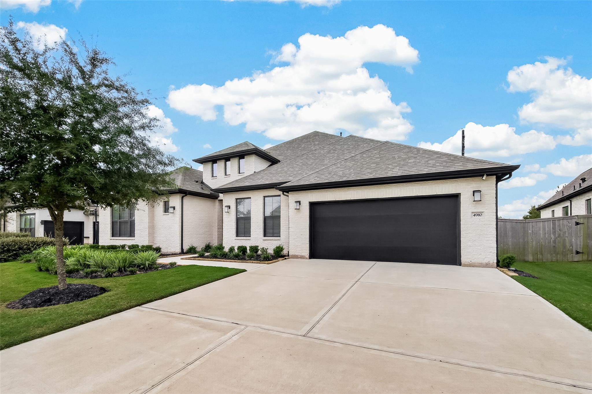 4910 Creekbend Drive