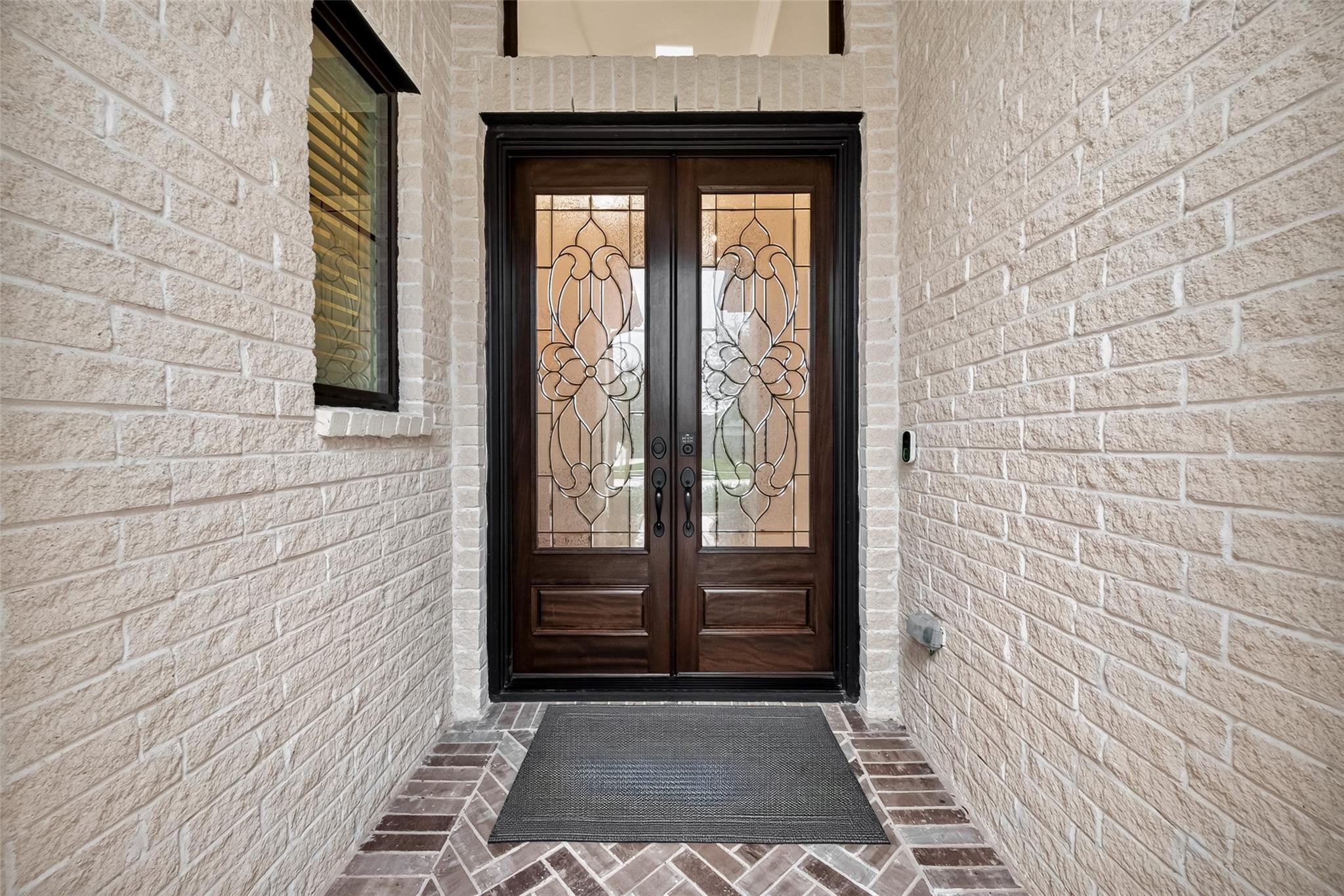 4910 Creekbend Drive