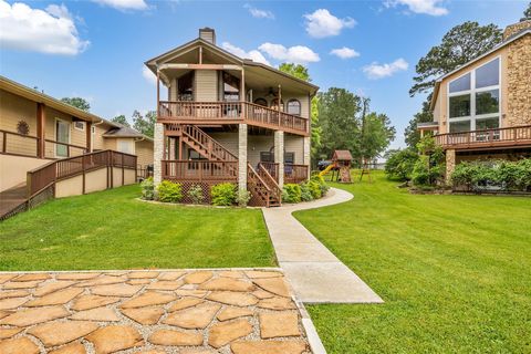 Photo of 33 Harbour Point Circle, Coldspring, TX 77331 (MLS # 28156203)