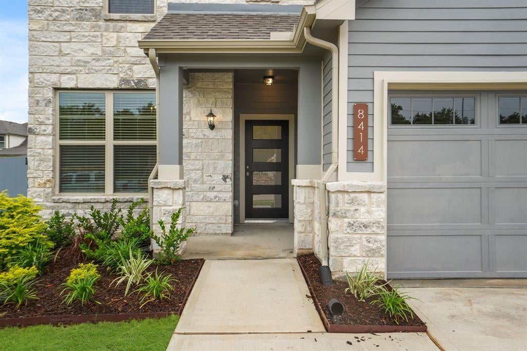 8414 Red Shiner Way