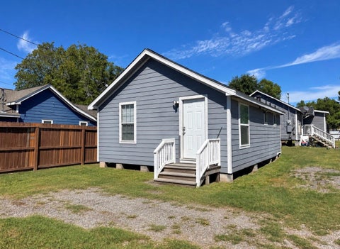 Tiny photo for 1013 Bennington Street, Houston, TX 77022 (MLS # 33157864)