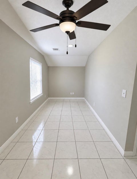 Tiny photo for 1013 Bennington Street, Houston, TX 77022 (MLS # 33157864)