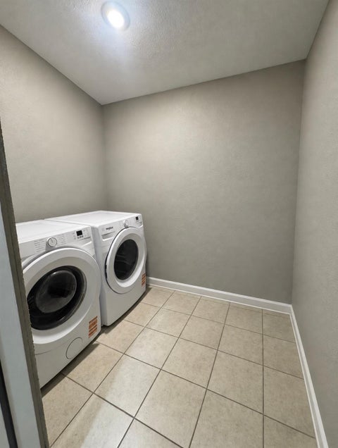 Tiny photo for 1013 Bennington Street, Houston, TX 77022 (MLS # 33157864)