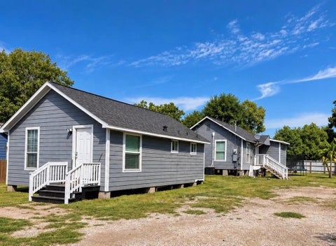 Tiny photo for 1013 Bennington Street, Houston, TX 77022 (MLS # 33157864)
