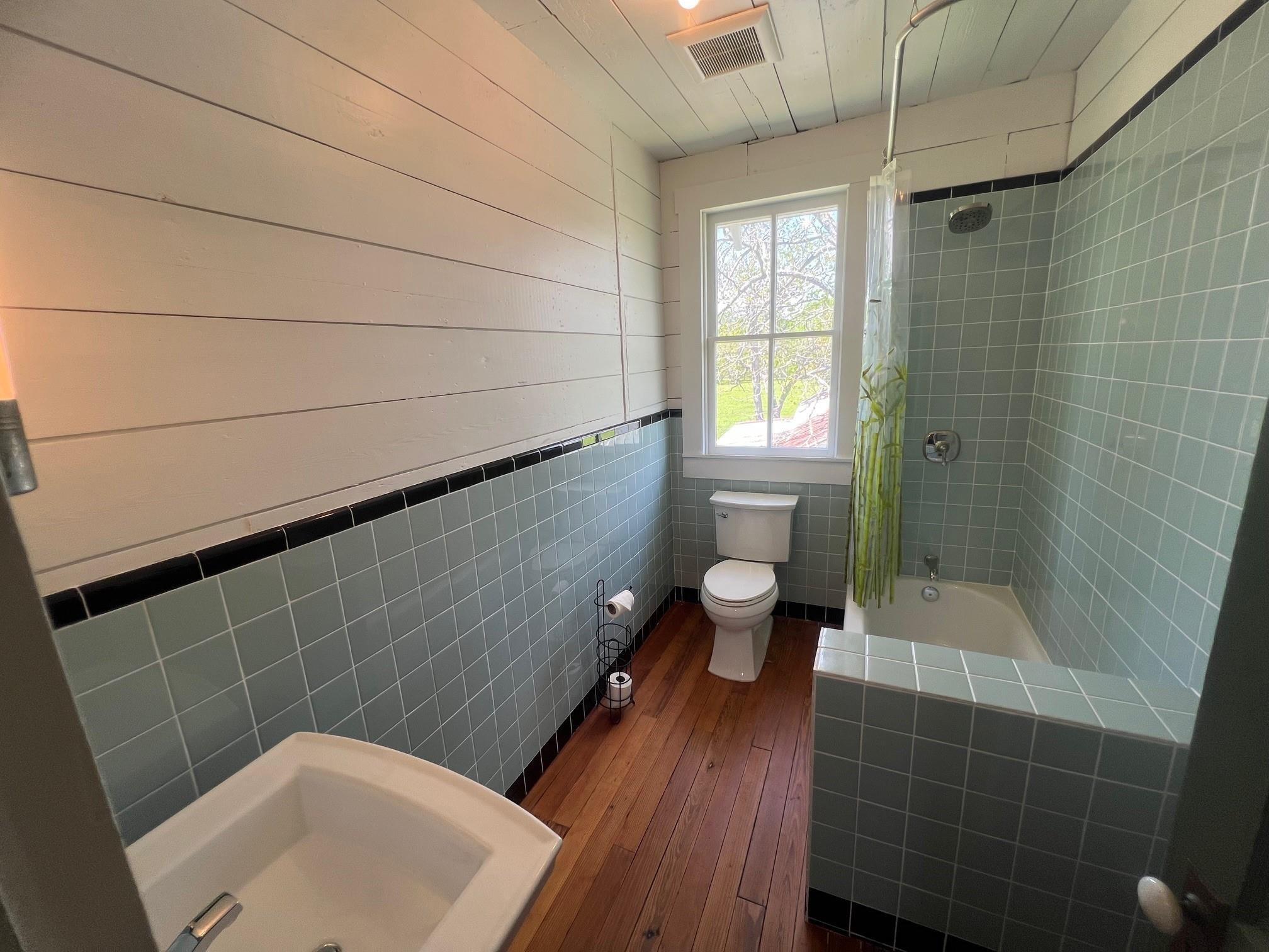 618 Bayridge Road