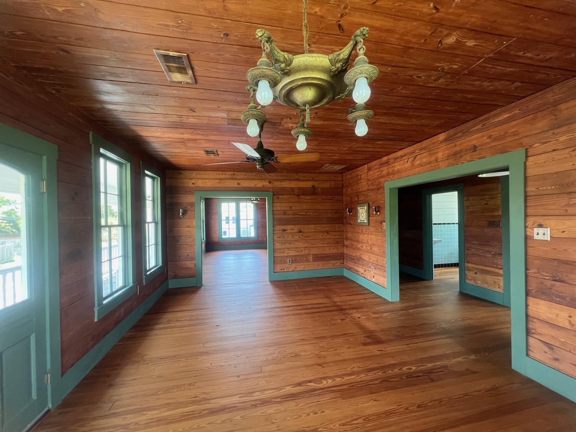618 Bayridge Road