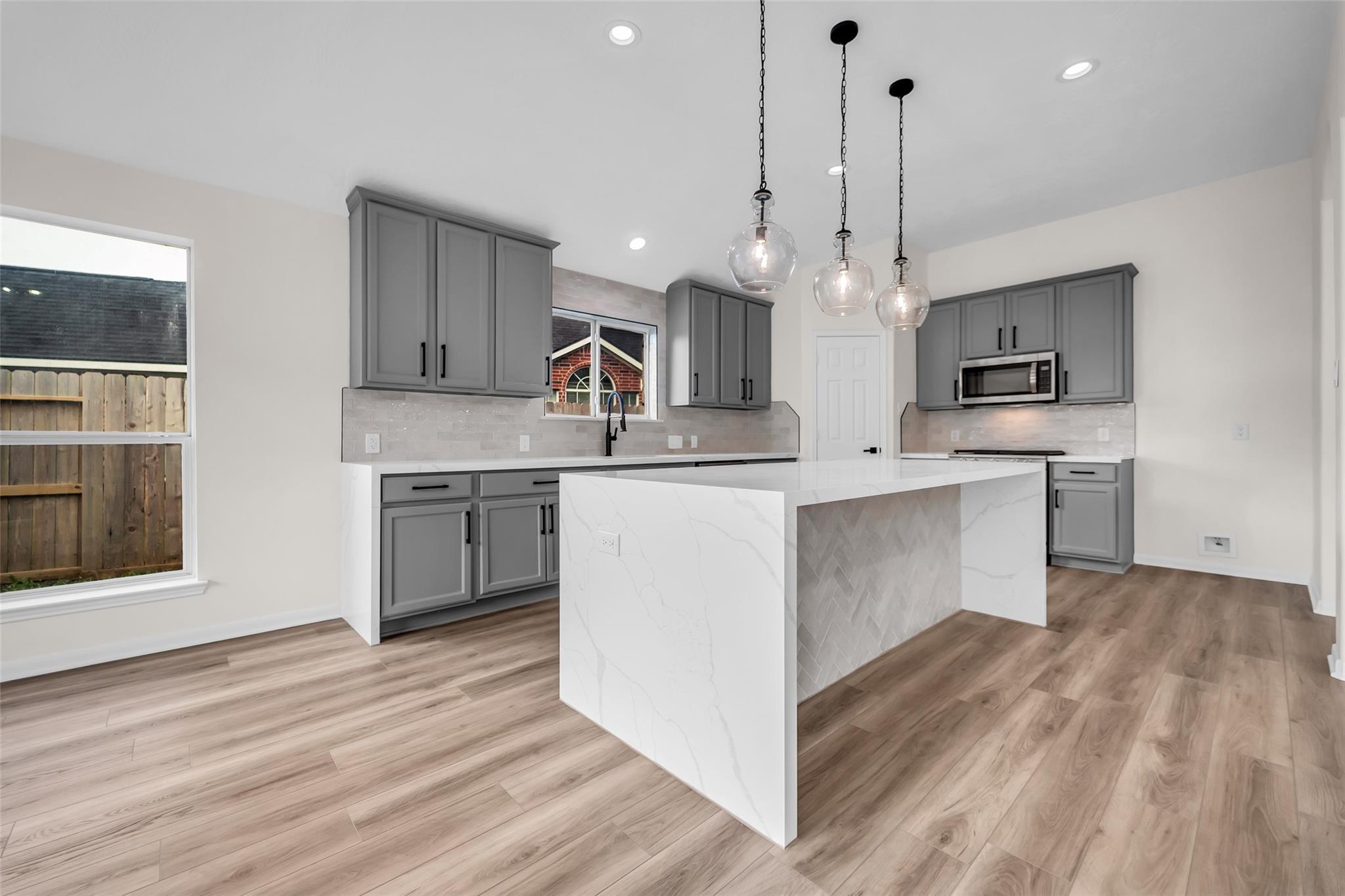 3906 Inglewood Circle