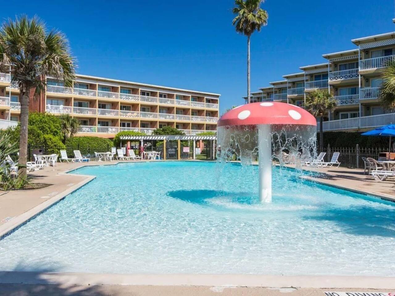 6300 Seawall Boulevard 6107