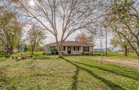 Homes For Rent - 1512 Bayou Drive<br/> Matagorda County, Bay City, TX 77414