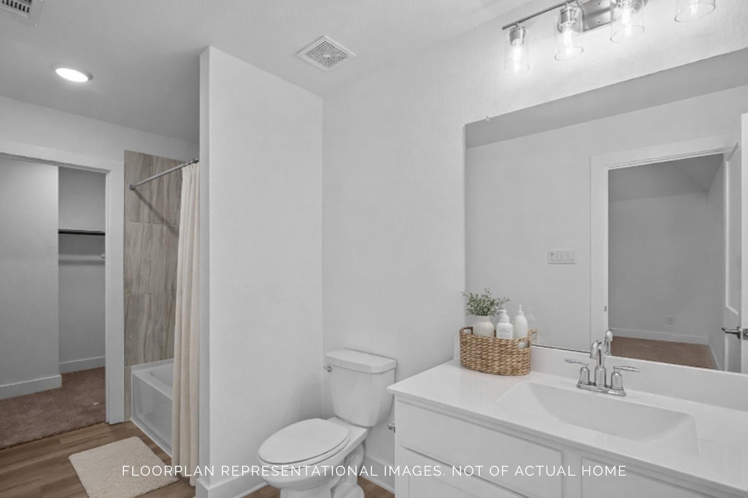 21607 Hibiscus Hedge Trail