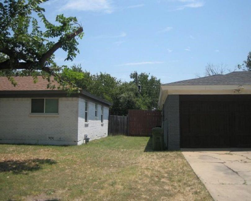 2716 Cedar Park Boulevard