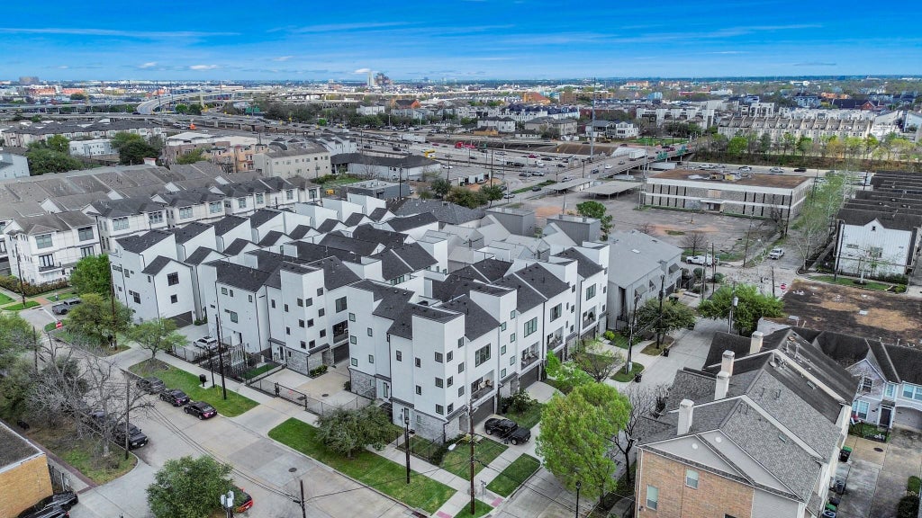 Photo of 1705 Dennis Street, Houston, TX 77004 (MLS # 80214239)
