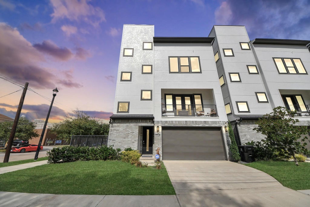 Photo of 1705 Dennis Street, Houston, TX 77004 (MLS # 80214239)