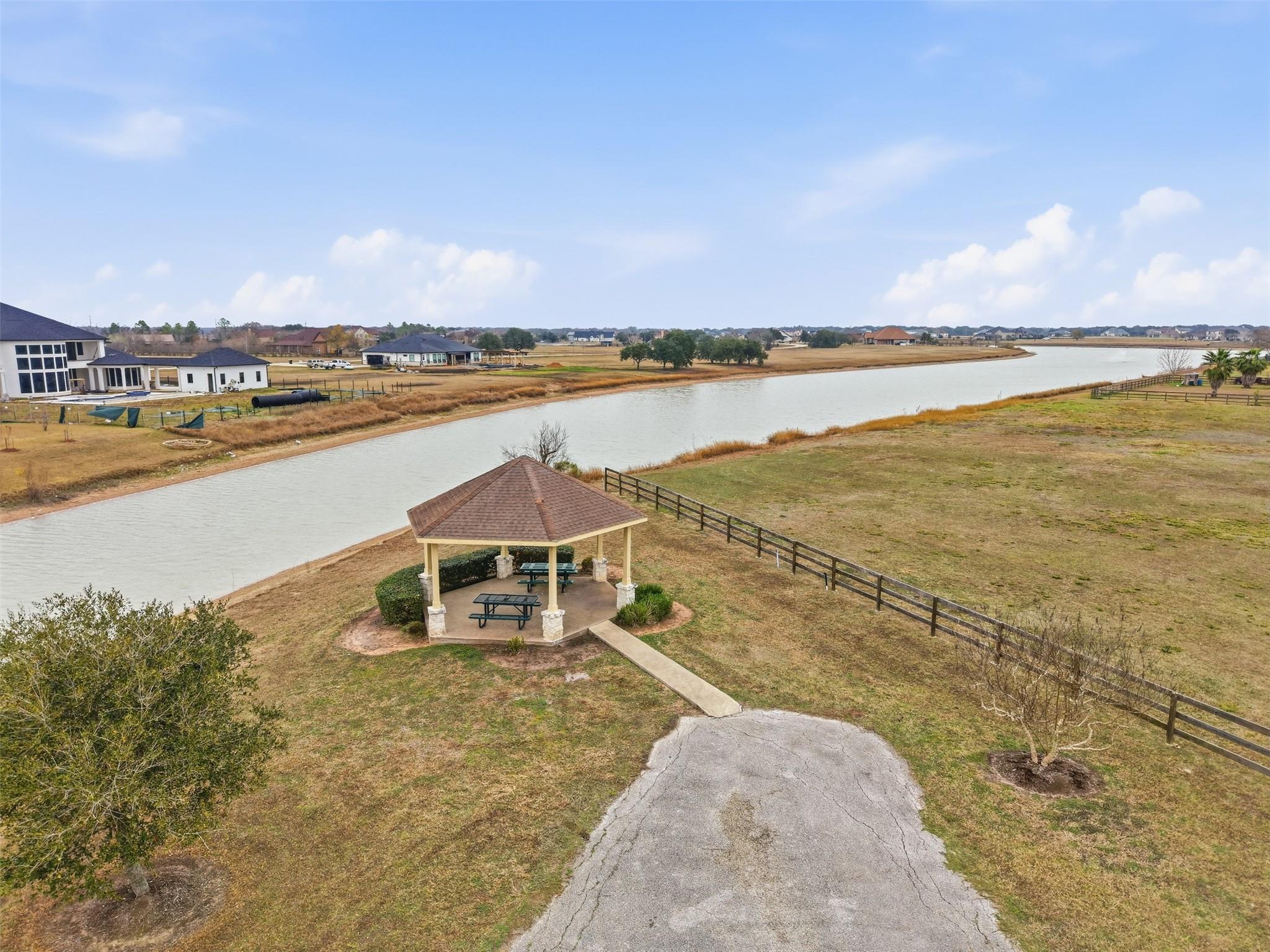 13614 Lake Ridge Drive