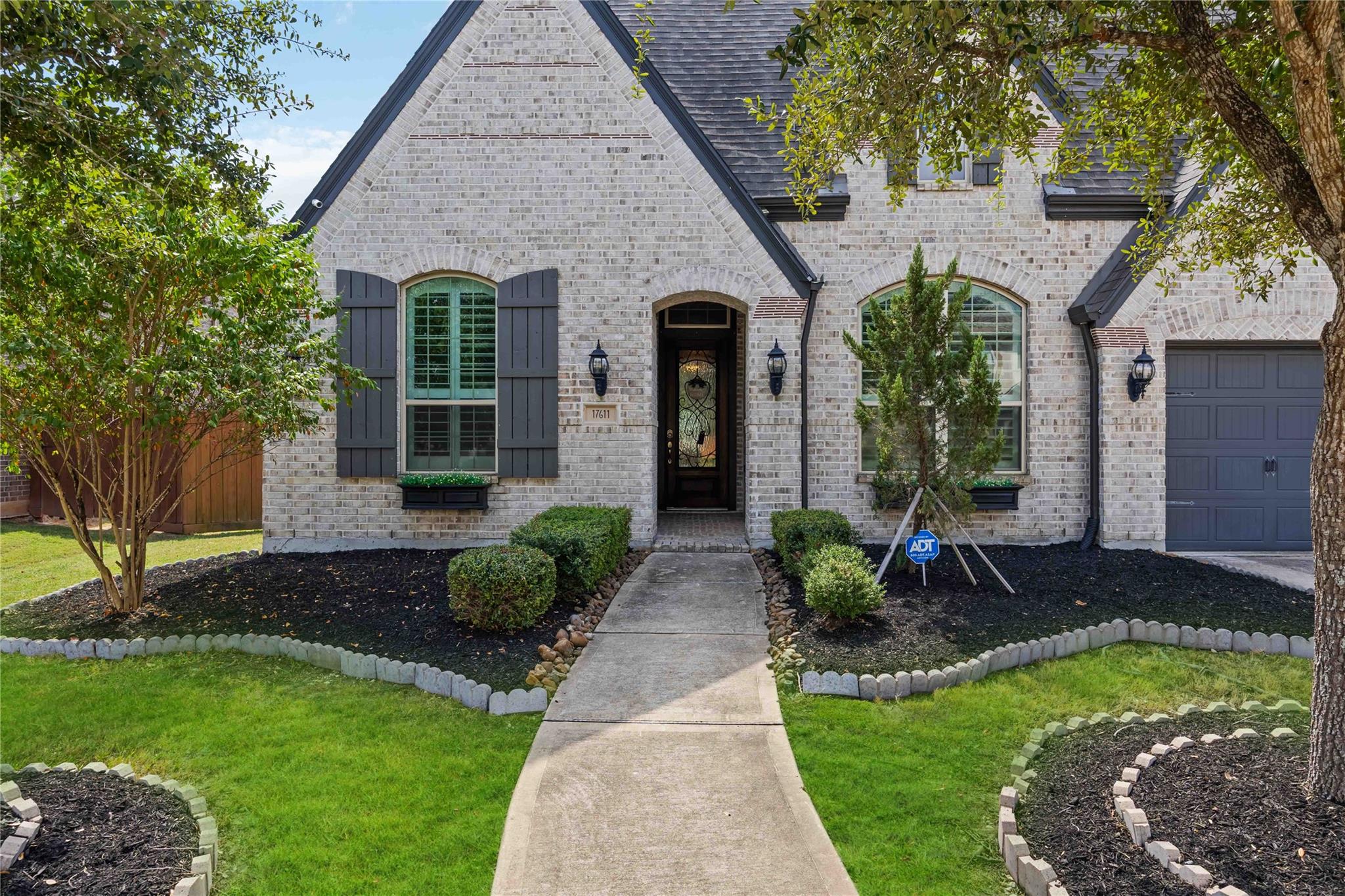 17611 Lynedoch Lane