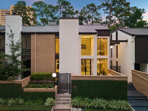 Photo of 45 Briar Hollow LN #6, Houston, TX 77027 (MLS # 41568891)