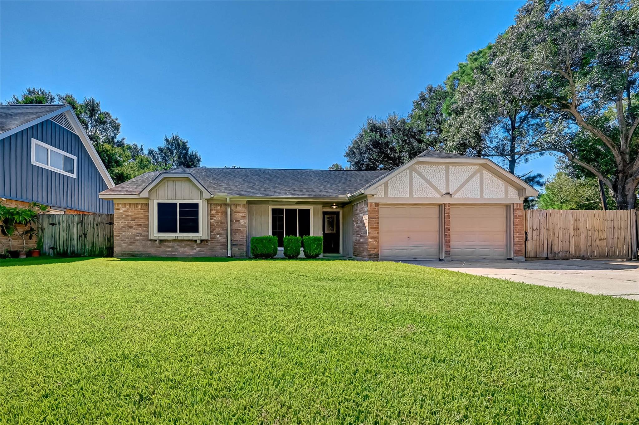 1406 Pinecroft Drive
