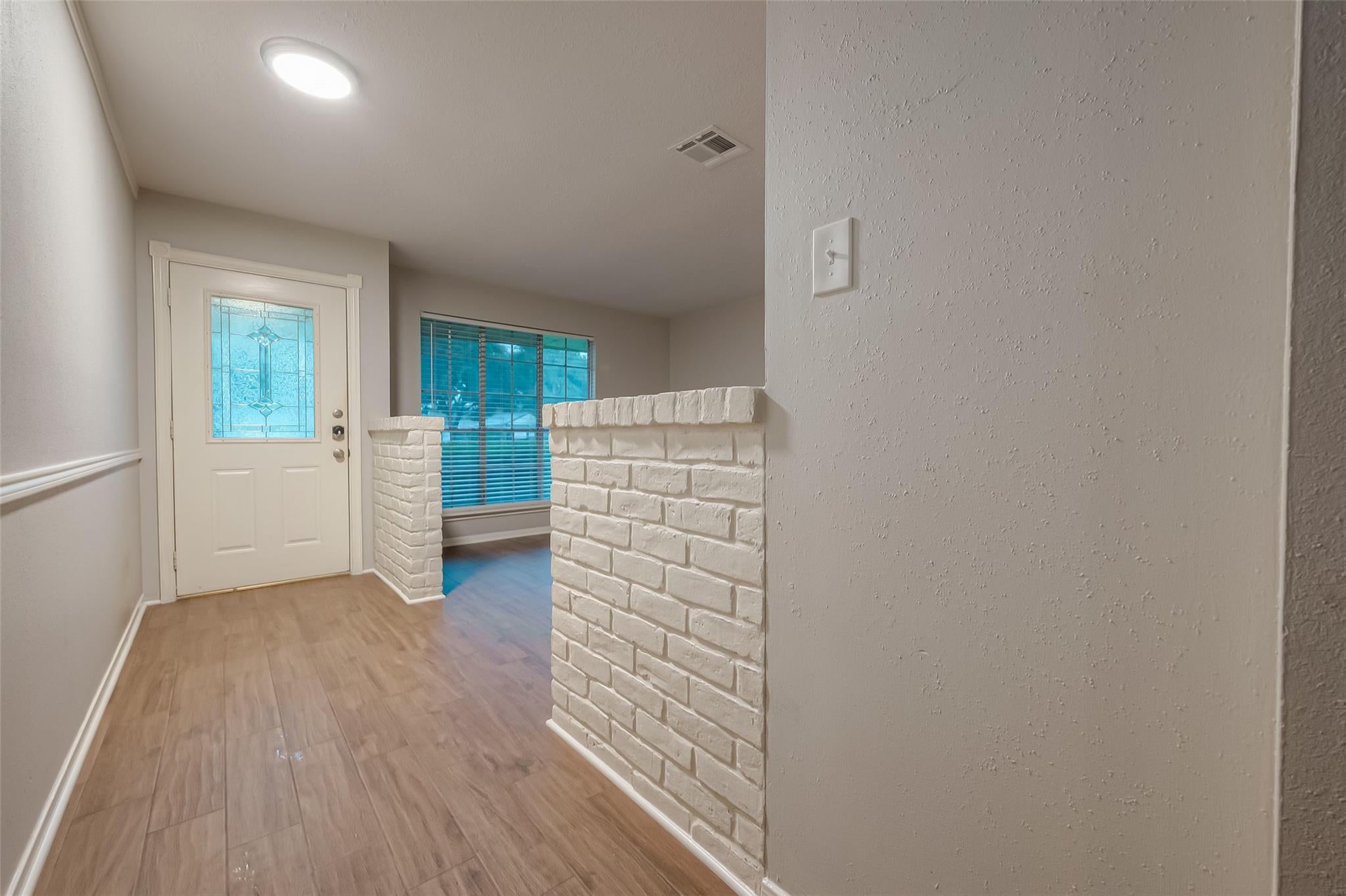 1406 Pinecroft Drive