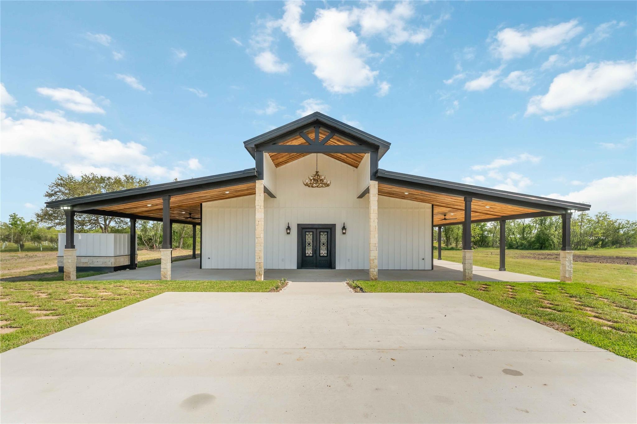 4864 County Road 182 Off
