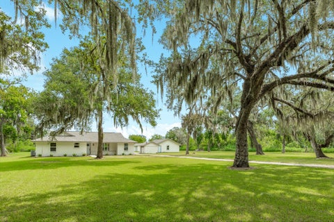 Photo of 16508 County Road 729, Brazoria, TX 77422 (MLS # 79859914)