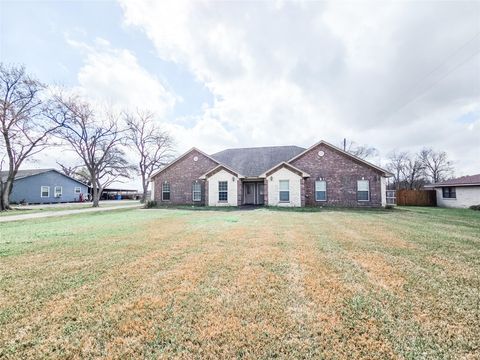 Photo of 928 Runneburg Road, Crosby, TX 77532 (MLS # 35693437)