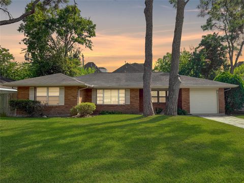Photo of 3419 Linkwood Drive, Houston, TX 77025 (MLS # 62290712)