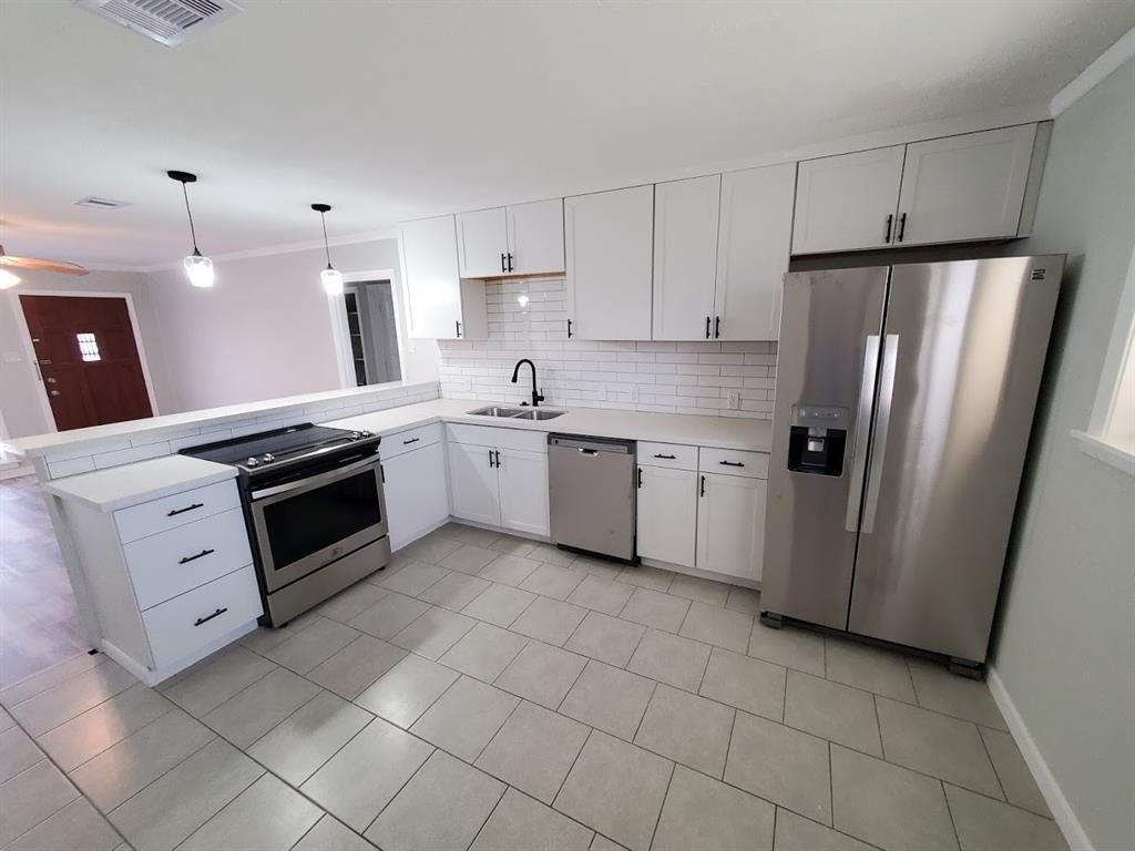 4511 Avenue R 1/2