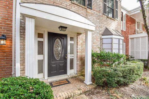 Photo of 1044 Augusta Drive #1044, Houston, TX 77057 (MLS # 22057690)