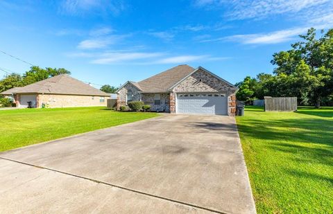 Photo of 780 Sudduth Drive, Bridge City, TX 77611 (MLS # 3374789)