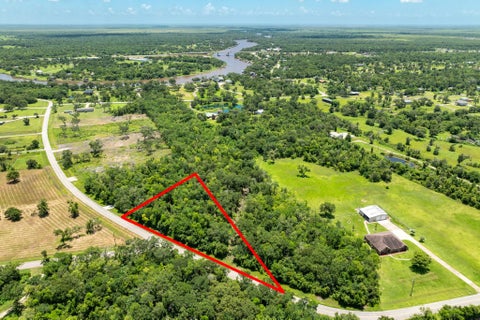 Photo of 1 County Road 819, Brazoria, TX 77422 (MLS # 9105616)