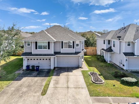 Photo of 483 Folk Crest Lane, Dickinson, TX 77539 (MLS # 25299877)