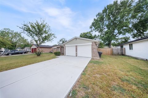 Photo of 7015 Trigate Drive, Missouri City, TX 77489 (MLS # 44902961) Photo of 7015 Trigate Drive, Missouri City, TX 77489 (MLS # 44902961)