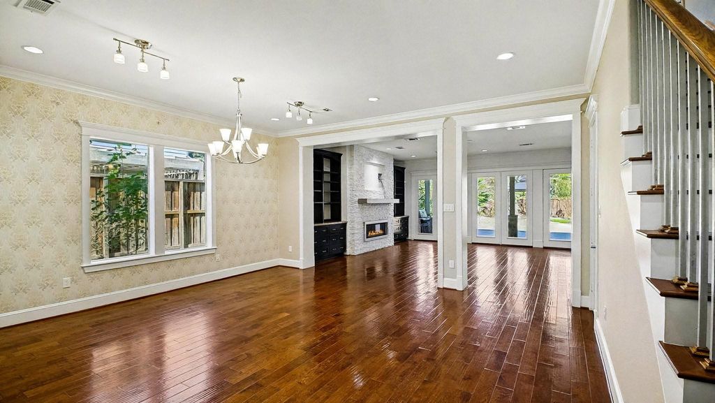 Photo of 726 W 30th Street N, Houston, TX 77018 (MLS # 59842754)