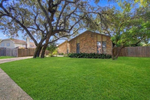 Photo of 1723 Encino Spring, San Antonio, TX 78259 (MLS # 33613287)