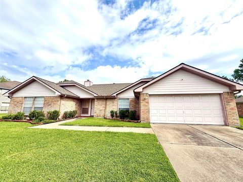 Homes For Sale - 16210 Canario Drive<br/> Fort Bend County, Houston, TX 77083