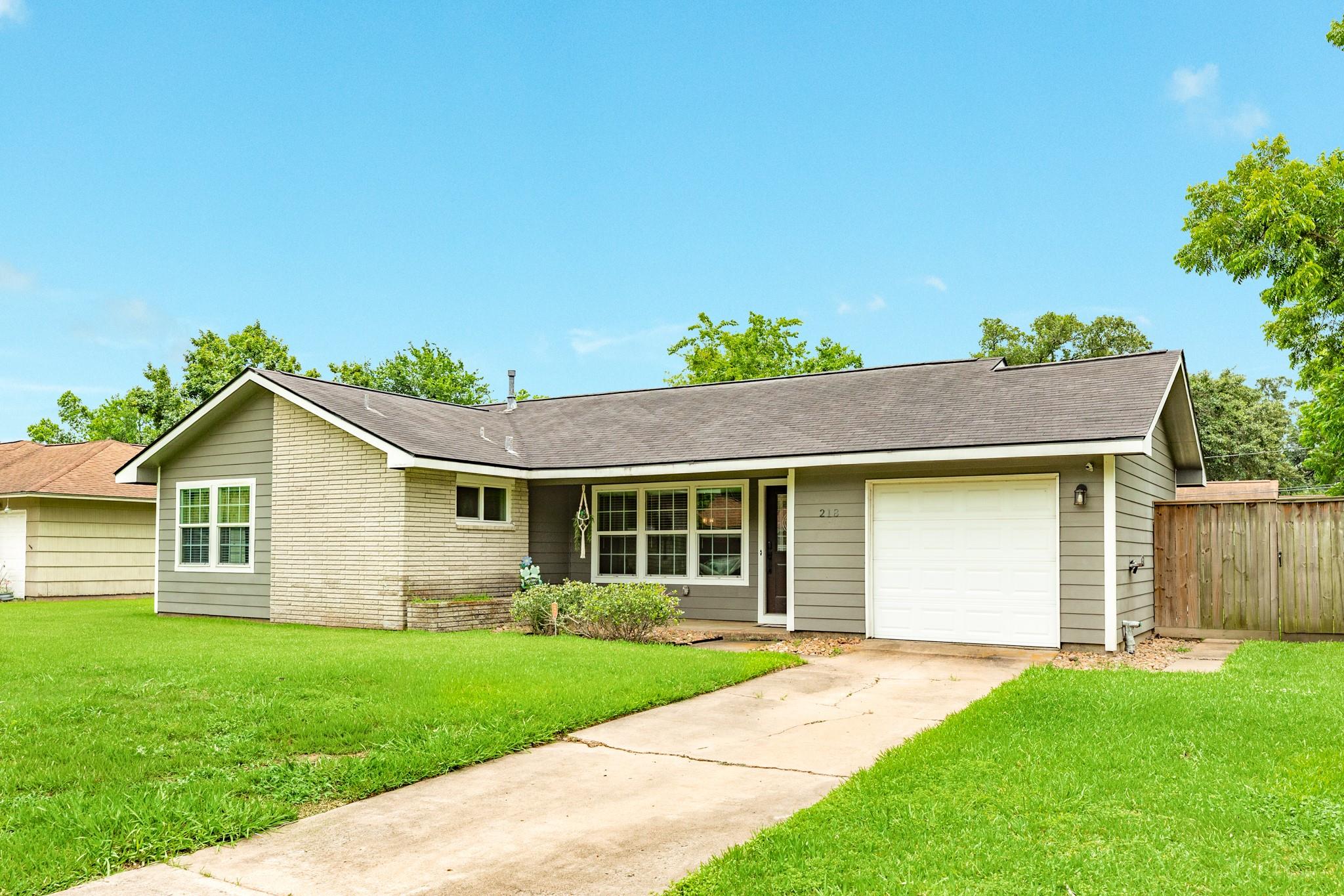218 Palm Lane