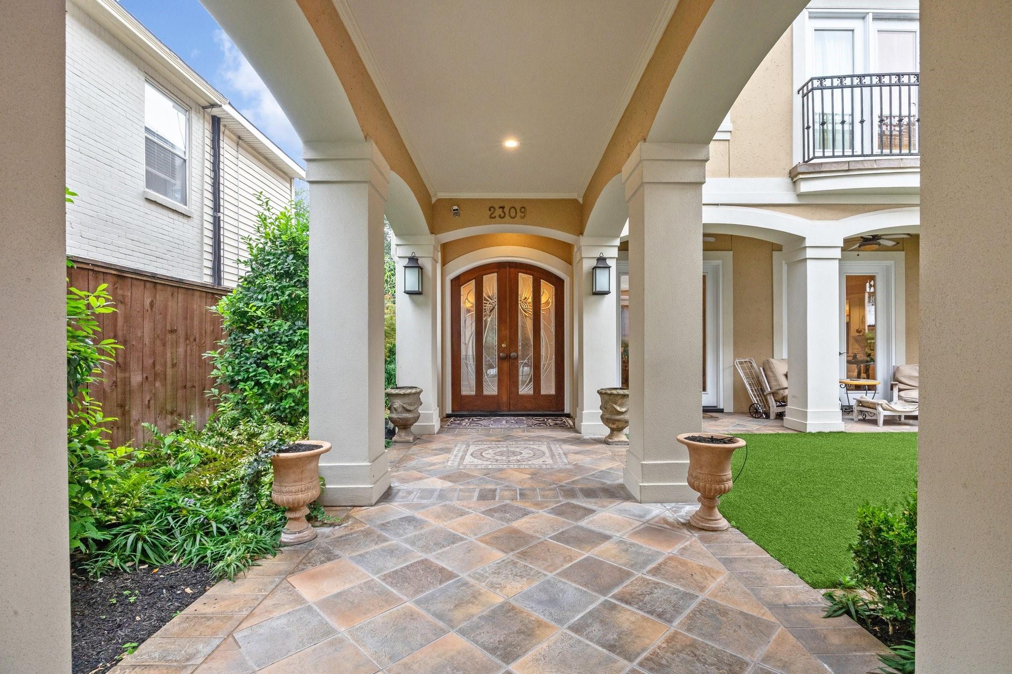 2309 Shakespeare Street